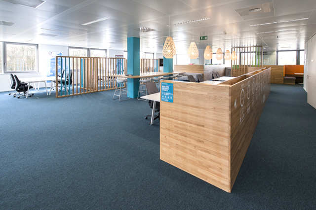 活力四射的办公室室内设计